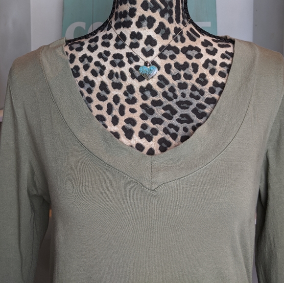 Ambiance Maternity - Green long sleeve top - Large - Picture 4 of 7